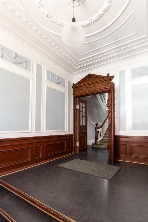Lovely 3Br Manor Apartment 5 Min From Tivoli Gardens Copenhague Exterior foto