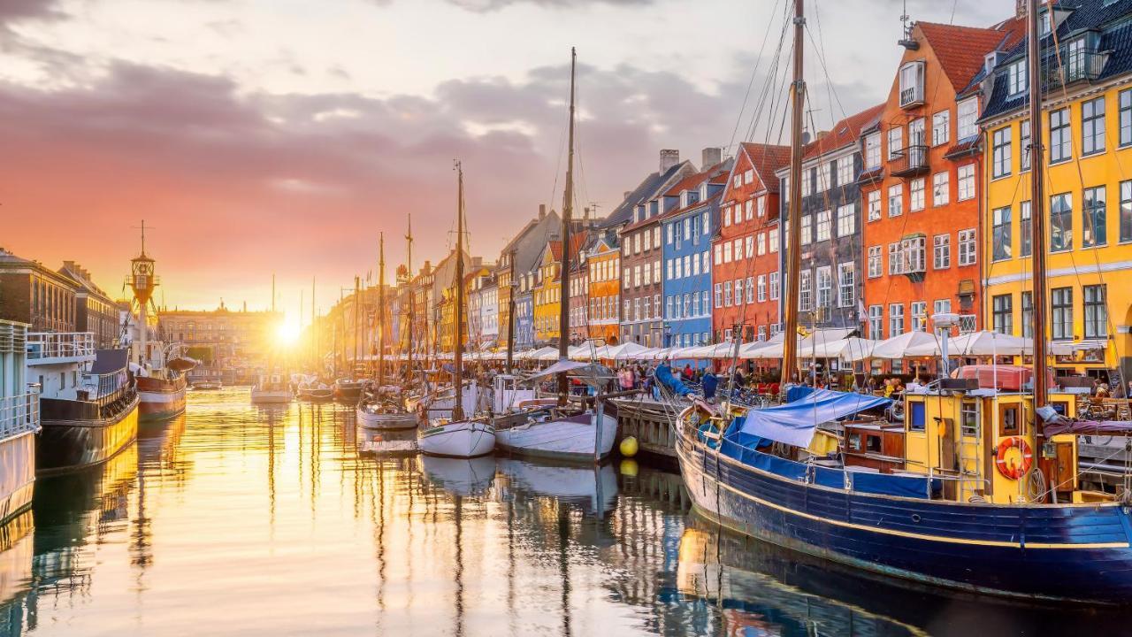 Lovely 3Br Manor Apartment 5 Min From Tivoli Gardens Copenhague Exterior foto