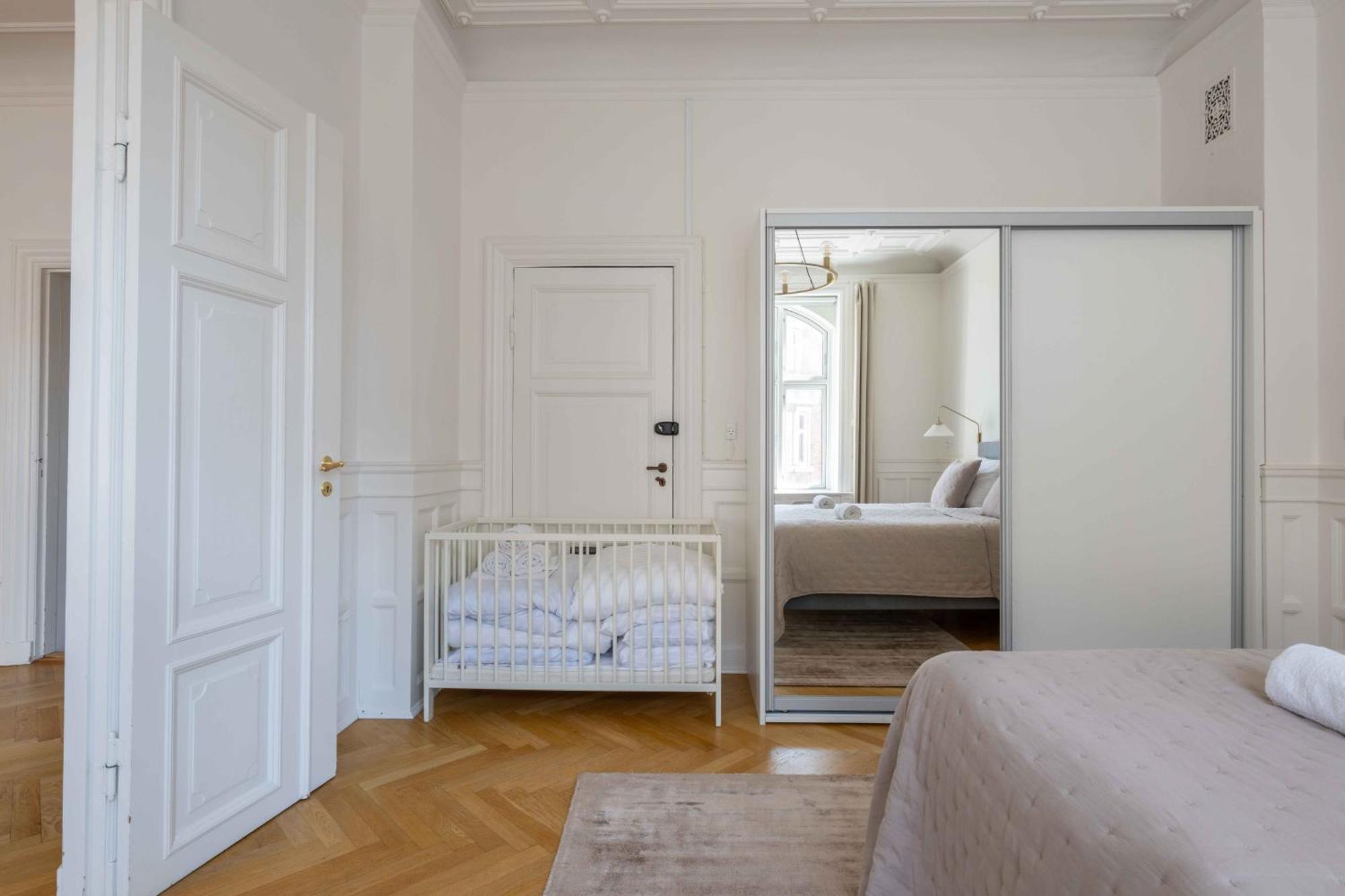 Lovely 3Br Manor Apartment 5 Min From Tivoli Gardens Copenhague Exterior foto
